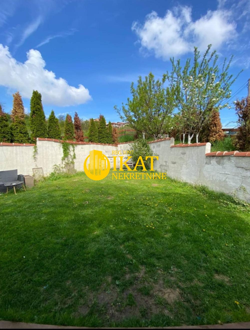 Slika 11 - Bekerelova,  Kuća na prodaju, 176m2, 339.000€