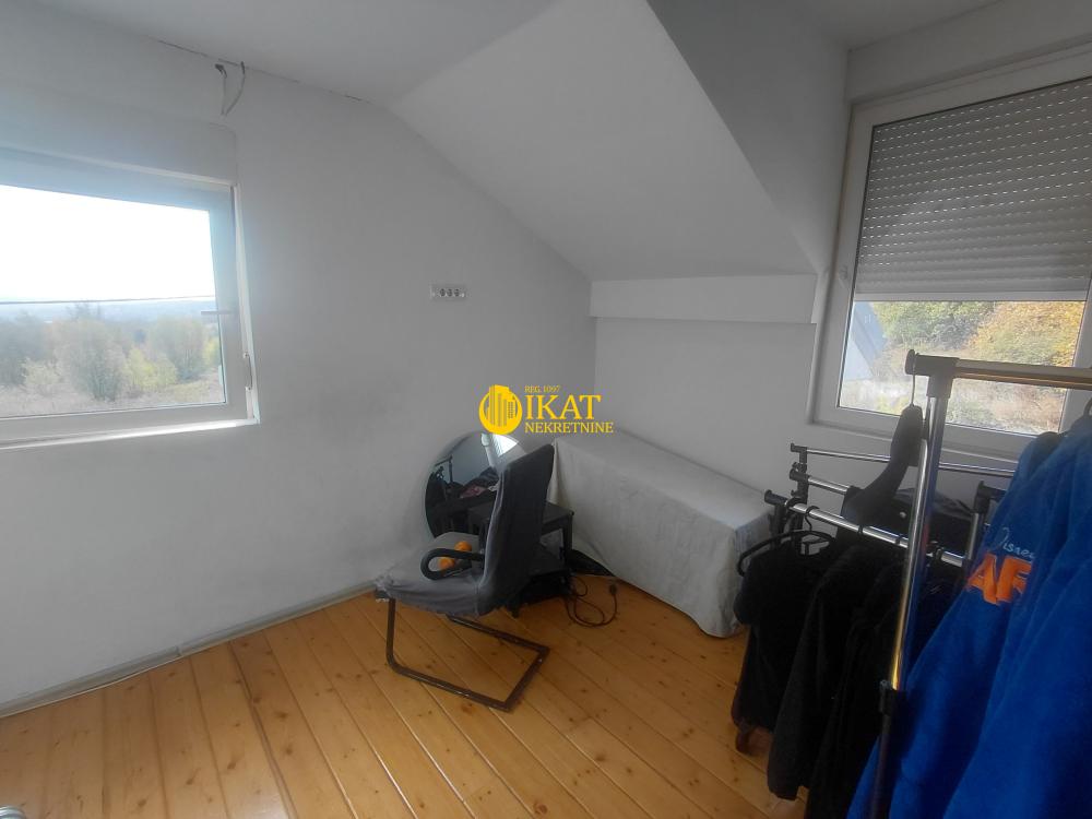 Slika 10 - Bekerelova,  Kuća na prodaju, 176m2, 339.000€