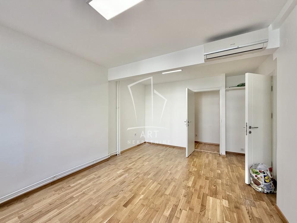 Slika 1 - Dobračina, Troiposoban stan na prodaju, 90m2, 395.000€