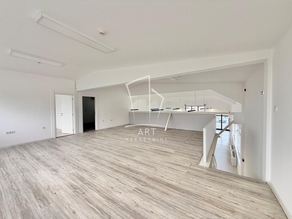 Slika 10 - Zrenjaninski put,  Lokal za izdavanje, 330m2, 3.300€