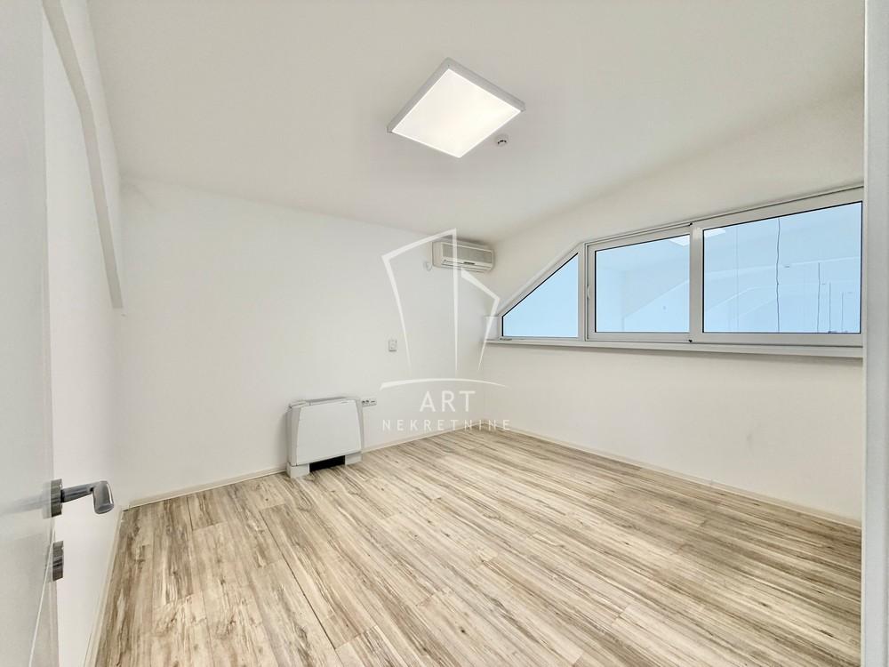 Slika 8 - Zrenjaninski put,  Lokal za izdavanje, 330m2, 3.300€