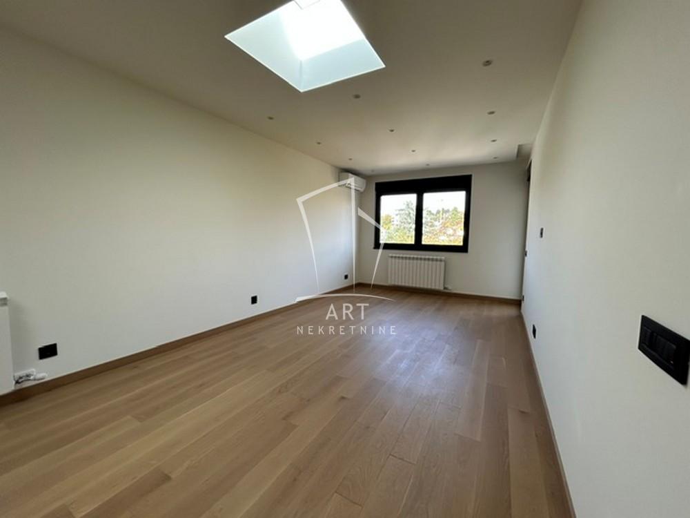 Slika 1 - Miloja Đaka, Trosoban stan za izdavanje, 66m2, 1.350€