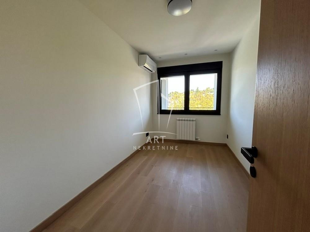 Slika 3 - Miloja Đaka, Trosoban stan za izdavanje, 66m2, 1.350€