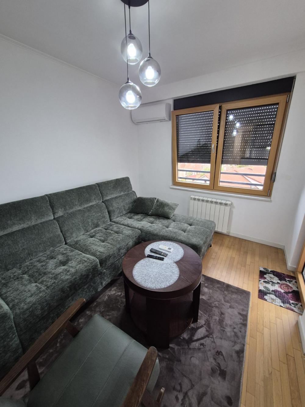 Slika 1 - Petra Kočića, Trosoban stan za izdavanje, 80m2, 1.100€