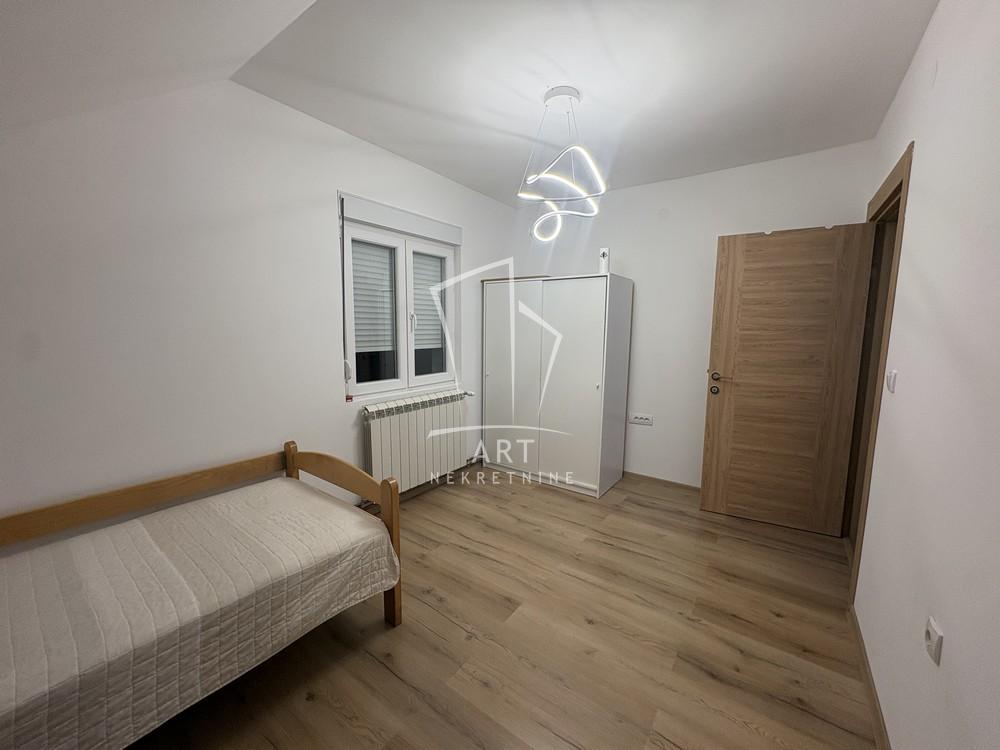 Slika 9 - Vladimira Rolovića, Četvorosoban stan za izdavanje, 87m2, 1.200€