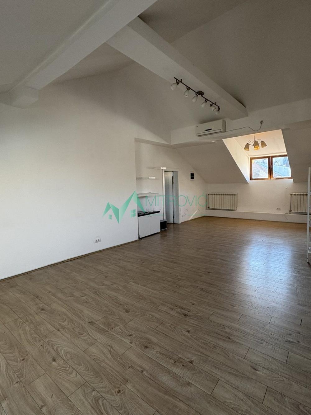 Glavna slika -Dvosoban stan za izdavanje, 39m2, 600€