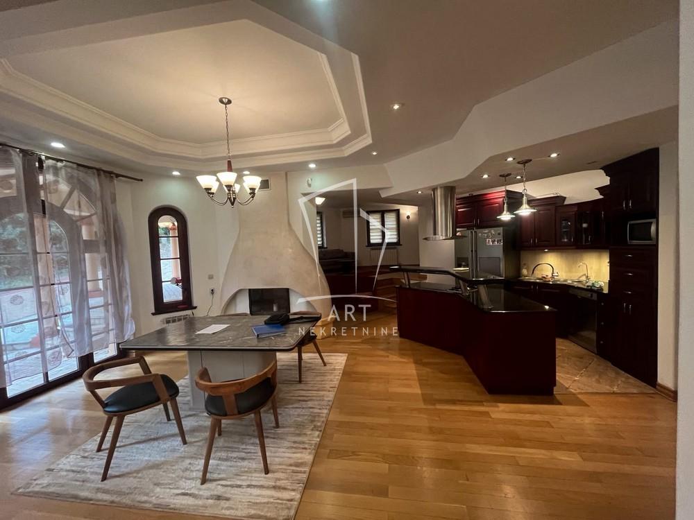 Slika 1 - Kumodraška,  Kuća za izdavanje, 274m2, 3.500€
