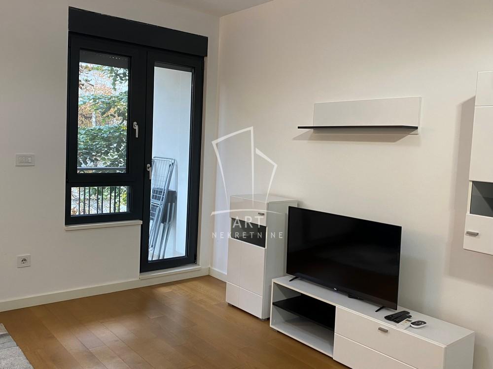 Slika 1 - Vojvode Dobrnjca, Dvosoban stan za izdavanje, 40m2, 900€