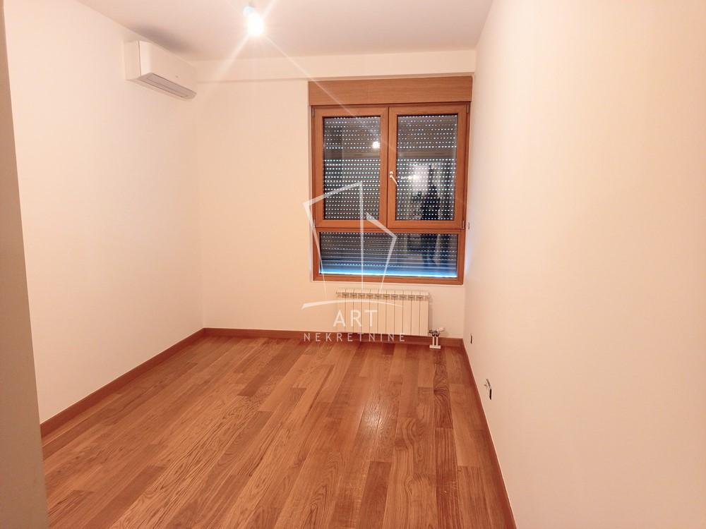 Slika 9 - Tadije Sondermajera, Petosoban stan za izdavanje, 161m2, 2.600€