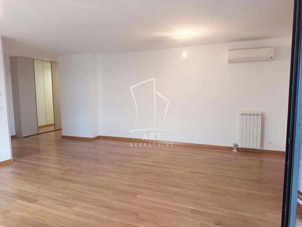 Slika 1 - Tadije Sondermajera, Petosoban stan za izdavanje, 161m2, 2.600€