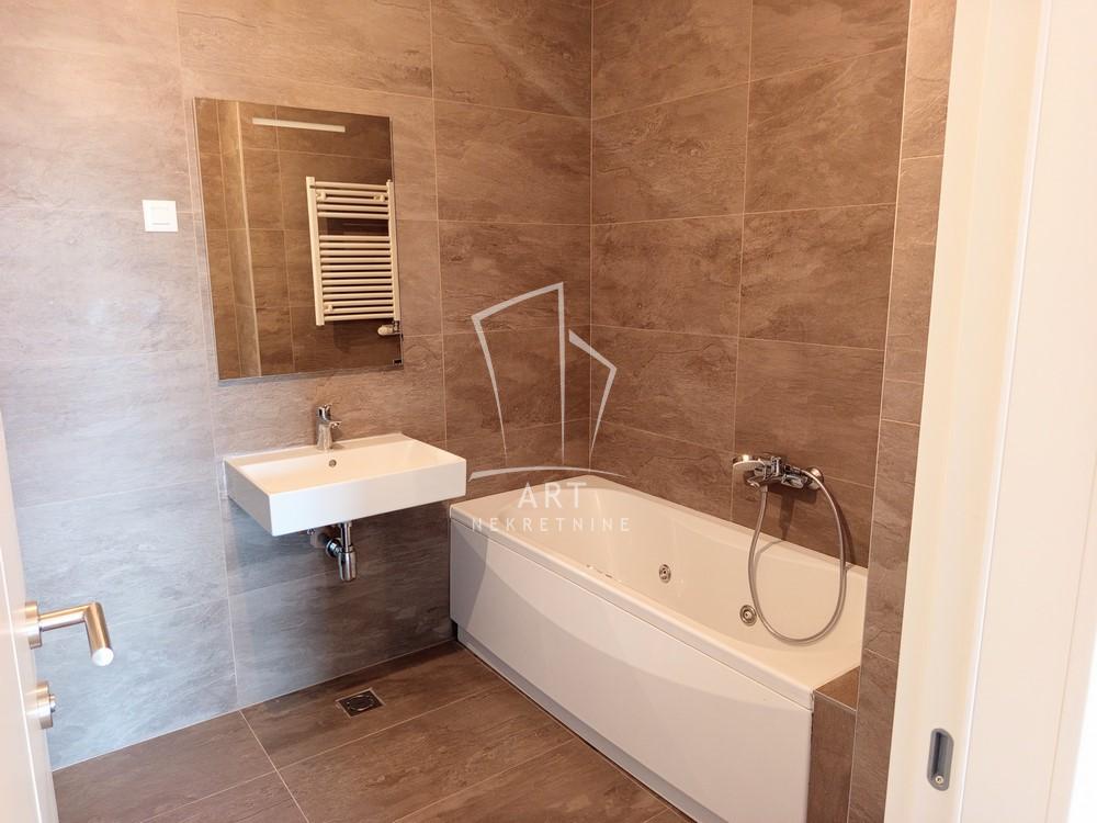 Slika 11 - Tadije Sondermajera, Petosoban stan za izdavanje, 161m2, 2.600€