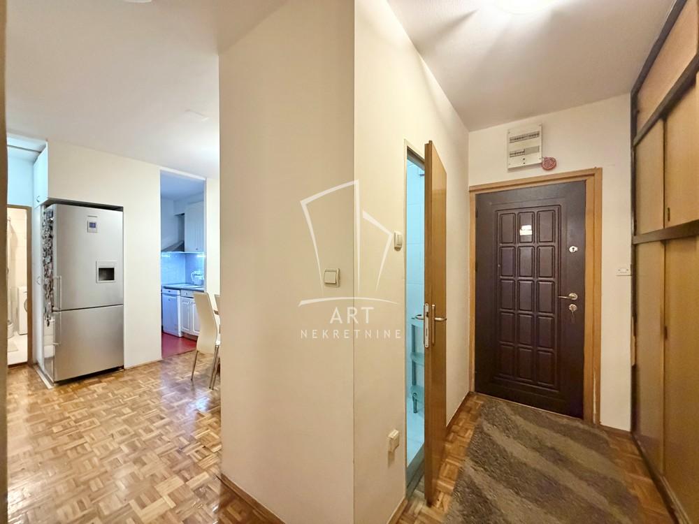 Slika 7 - Marine Veličković, Dvoiposoban stan na prodaju, 62m2, 195.000€