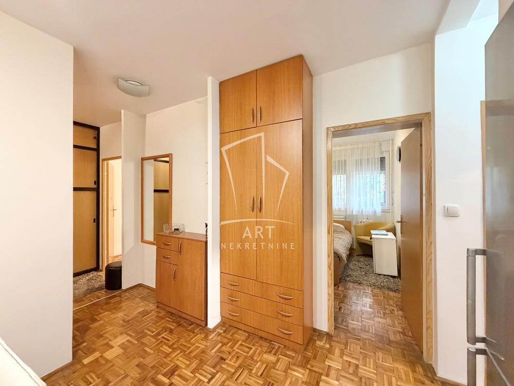 Slika 5 - Marine Veličković, Dvoiposoban stan na prodaju, 62m2, 195.000€