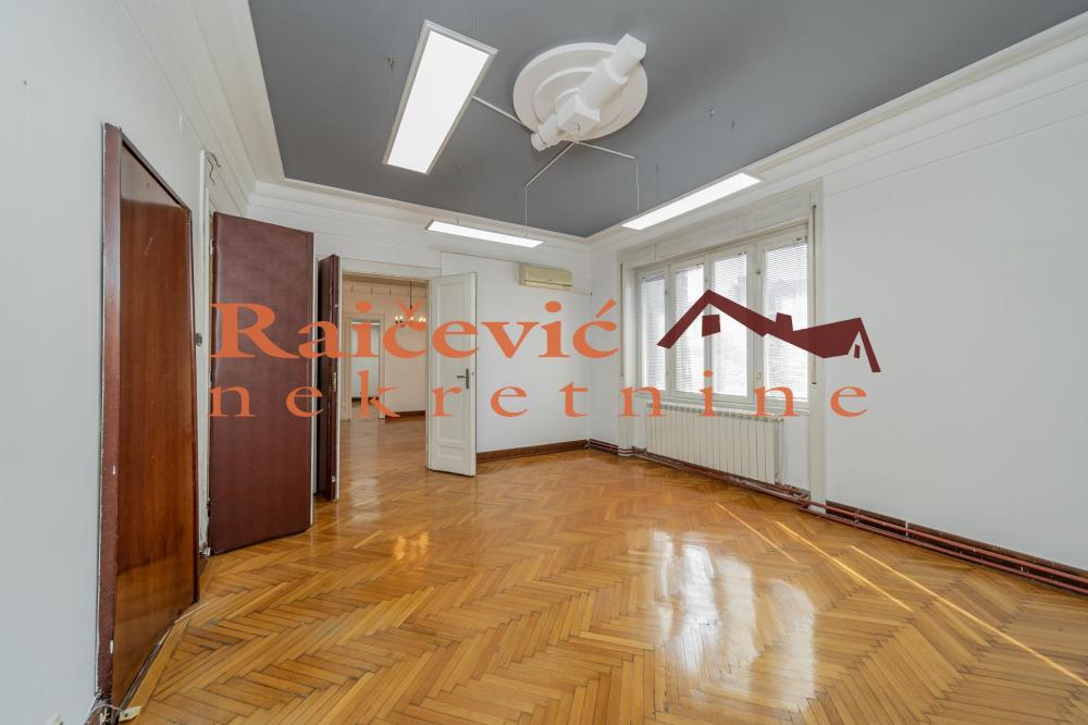 Slika 1 - Marsala Birjuzova, Šestoiposoban stan za izdavanje, 150m2, 2.000€