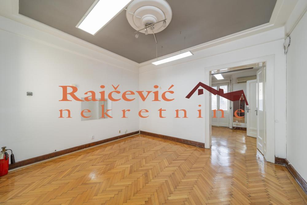 Slika 5 - Marsala Birjuzova, Šestoiposoban stan za izdavanje, 150m2, 2.000€