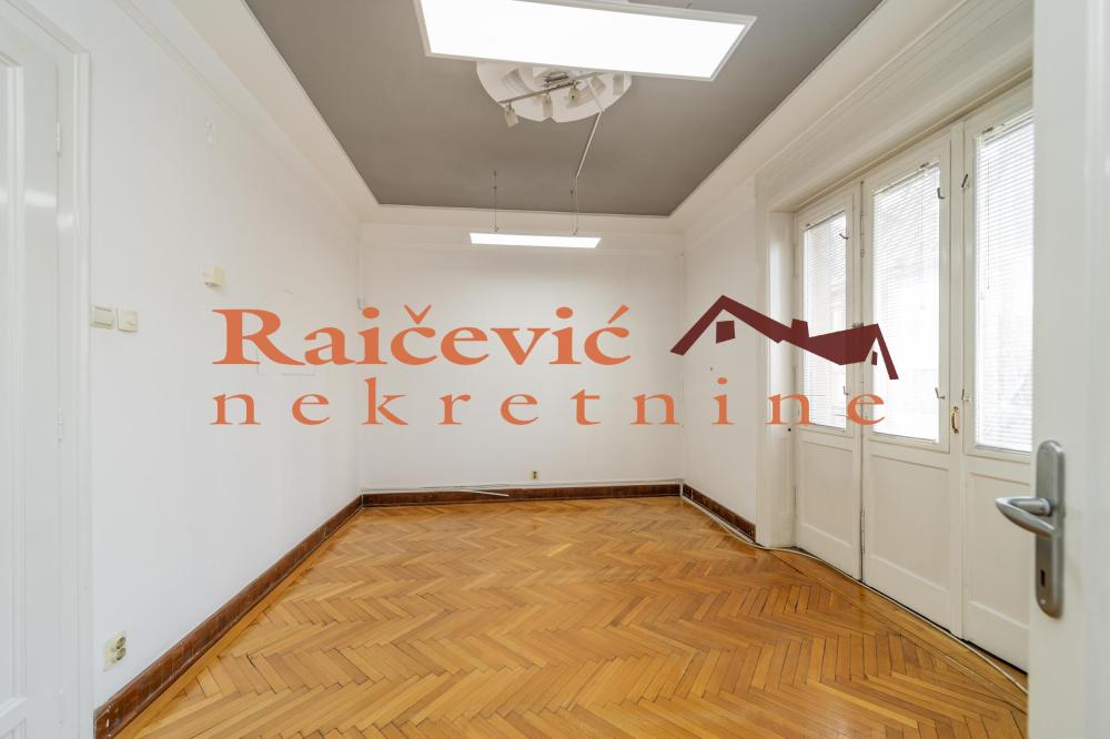 Slika 6 - Marsala Birjuzova, Šestoiposoban stan za izdavanje, 150m2, 2.000€