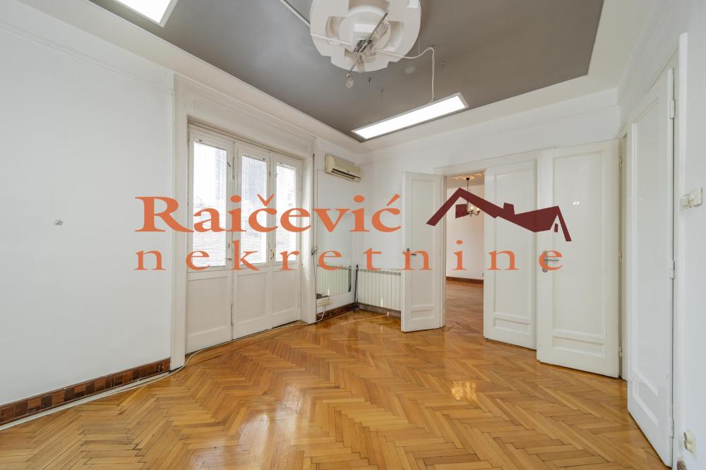 Slika 7 - Marsala Birjuzova, Šestoiposoban stan za izdavanje, 150m2, 2.000€
