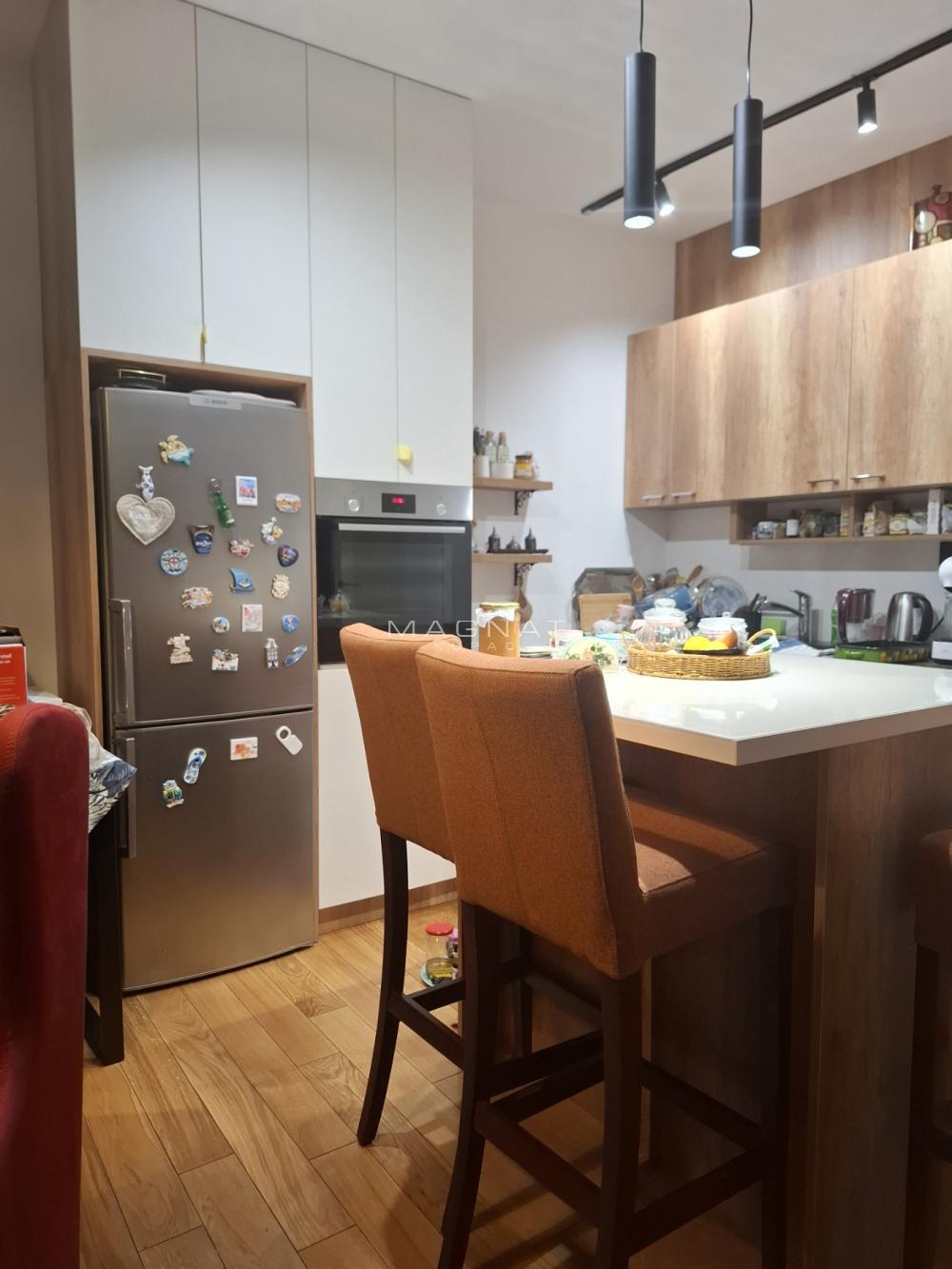 Slika 9 - Porodice Trajković, Četvorosoban stan na prodaju, 83m2, 273.000€
