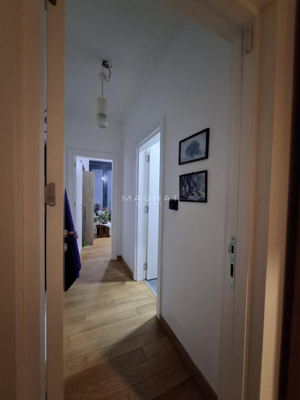 Slika 7 - Porodice Trajković, Četvorosoban stan na prodaju, 83m2, 273.000€