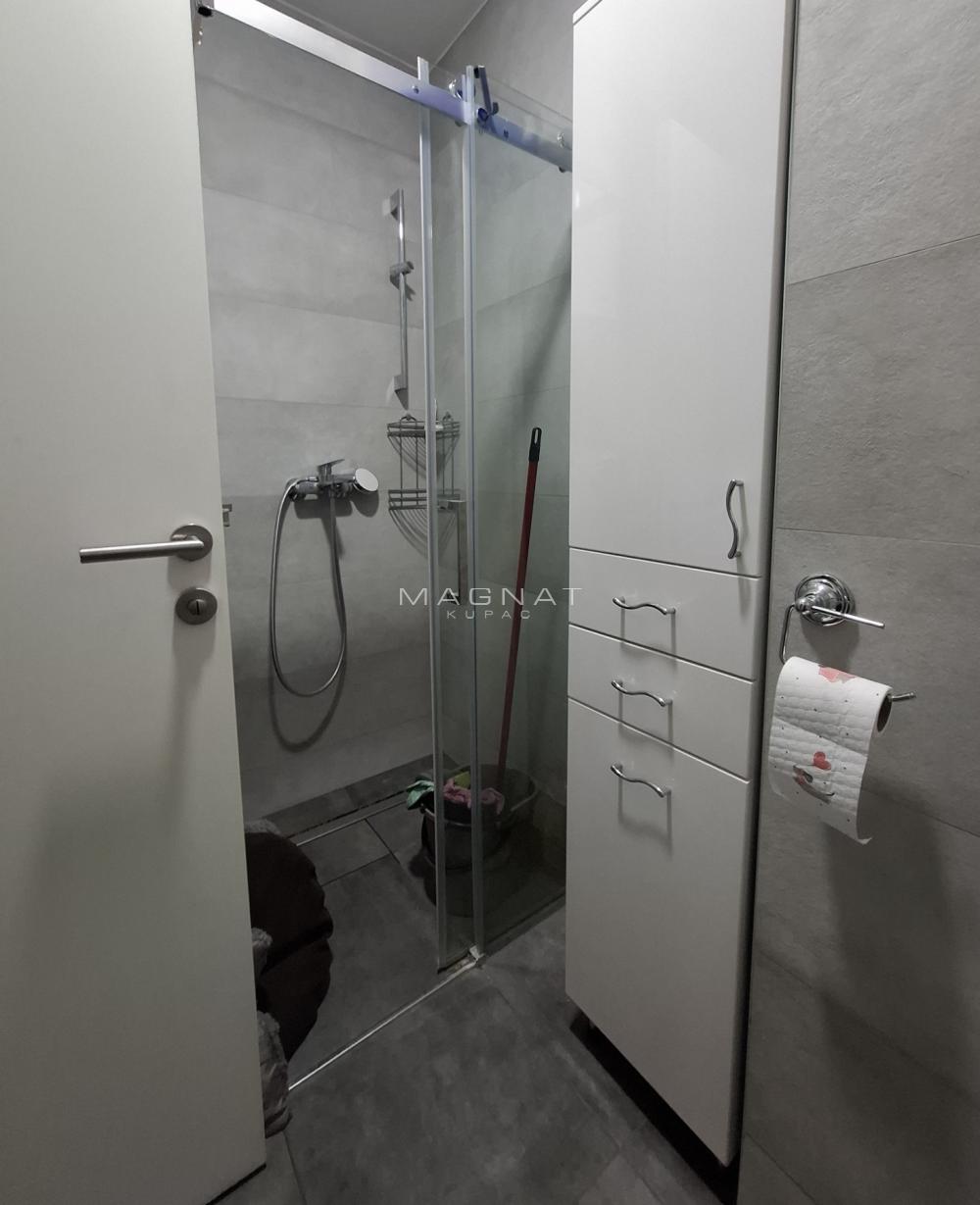 Slika 8 - Porodice Trajković, Četvorosoban stan na prodaju, 83m2, 273.000€