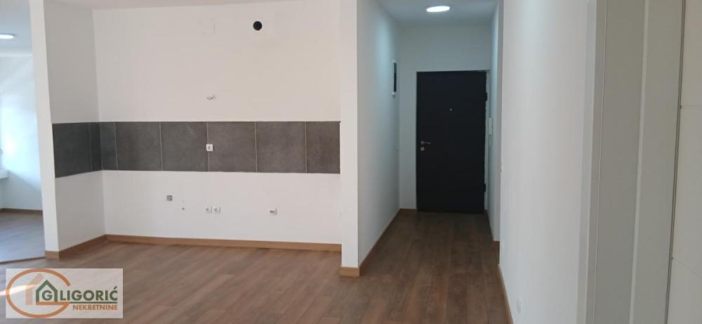 Slika 6 - Miće Orlovića, Četvorosoban stan na prodaju, 195m2, 695.000€