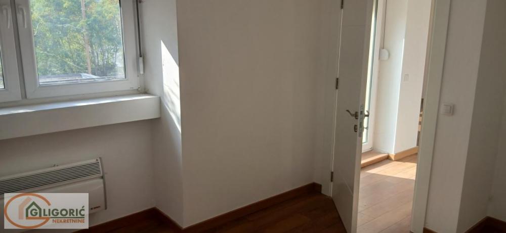 Slika 8 - Miće Orlovića, Četvorosoban stan na prodaju, 195m2, 695.000€