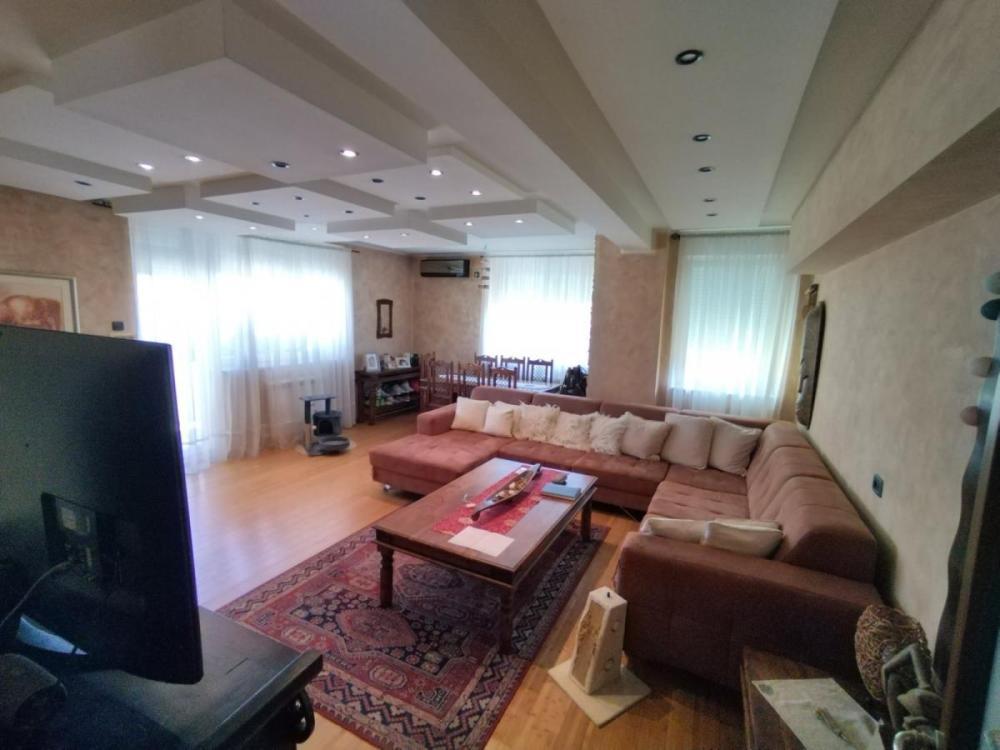 Glavna slika -Četvorosoban stan na prodaju, 115m2, 289.000€