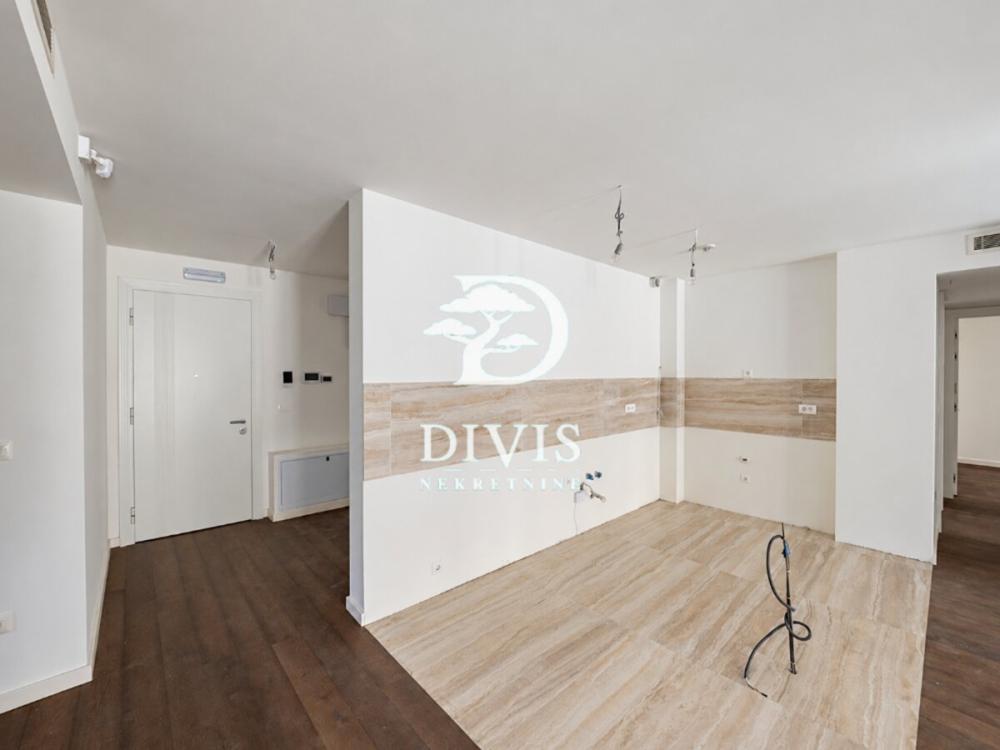 Slika 5 - Beogradska , Trosoban stan na prodaju, 130m2, 715.000€