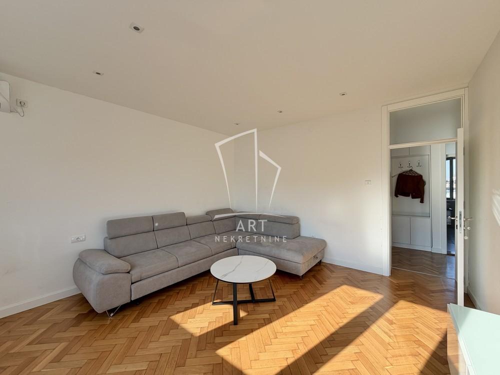 Slika 1 - Obilićev Venac, Dvosoban stan za izdavanje, 66m2, 1.300€
