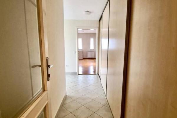 Slika 2 - Sibinjanin Janka, Četvoroiposoban stan na prodaju, 117m2, 440.000€