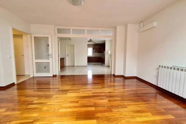 Slika 5 - Sibinjanin Janka, Četvoroiposoban stan na prodaju, 117m2, 440.000€
