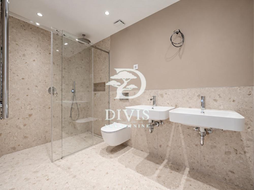 Slika 5 - Omladinskih brigada, Trosoban stan na prodaju, 170m2, 790.000€