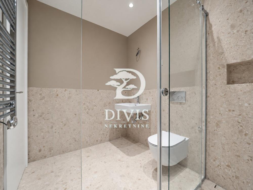 Slika 4 - Omladinskih brigada, Trosoban stan na prodaju, 170m2, 790.000€