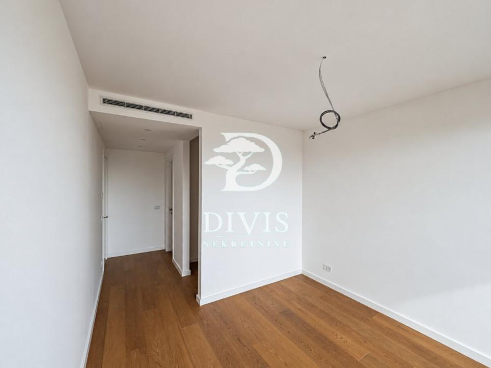 Slika 9 - Omladinskih brigada, Trosoban stan na prodaju, 170m2, 790.000€