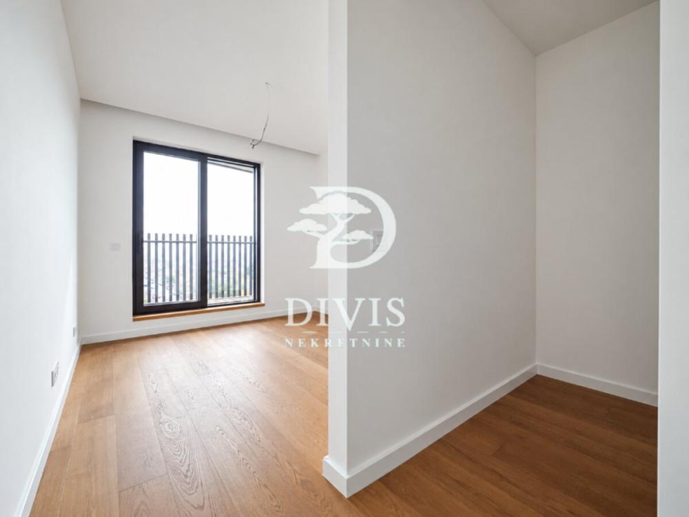 Slika 10 - Omladinskih brigada, Trosoban stan na prodaju, 170m2, 790.000€