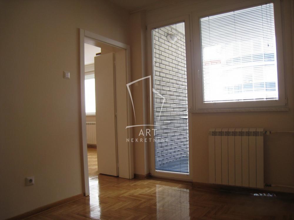 Slika 3 - Španskih boraca,  Lokal za izdavanje, 50m2, 850€