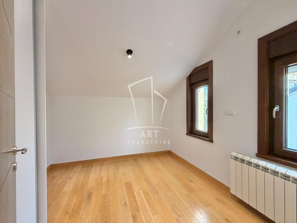 Slika 10 - Miće Orlovića,  Kuća za izdavanje, 138m2, 2.300€