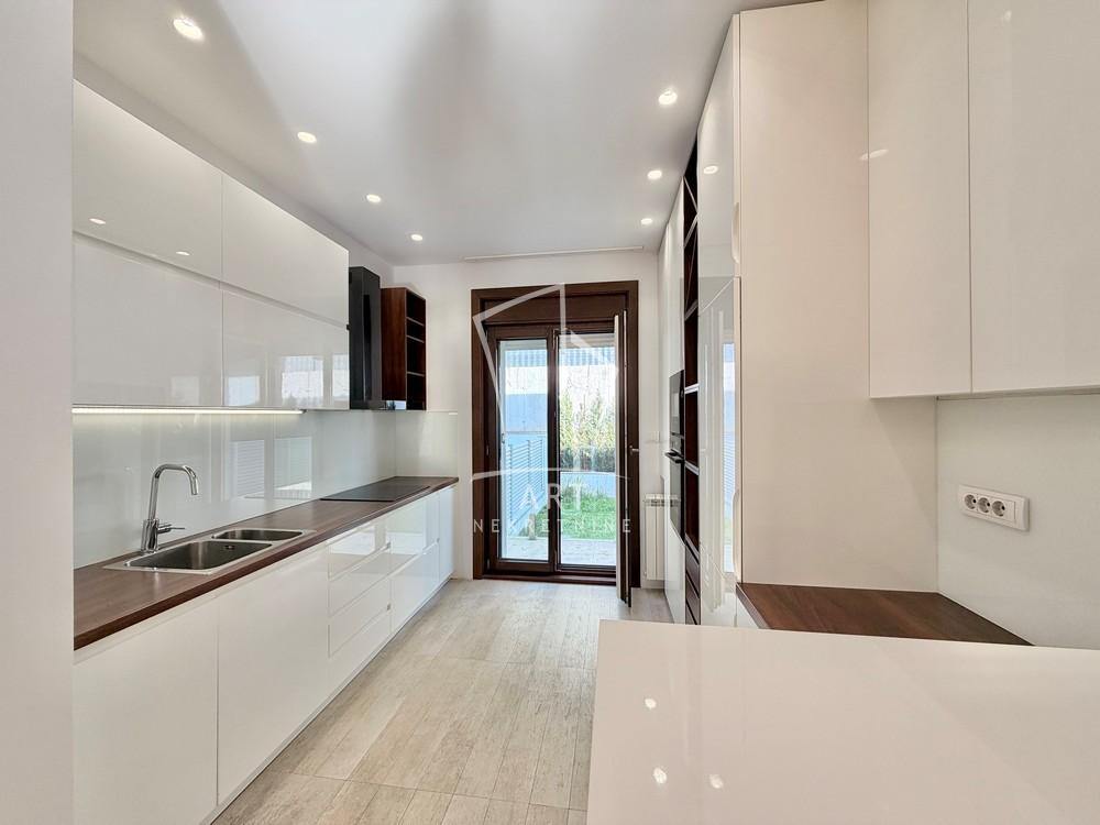 Slika 11 - Miće Orlovića,  Kuća za izdavanje, 138m2, 2.300€