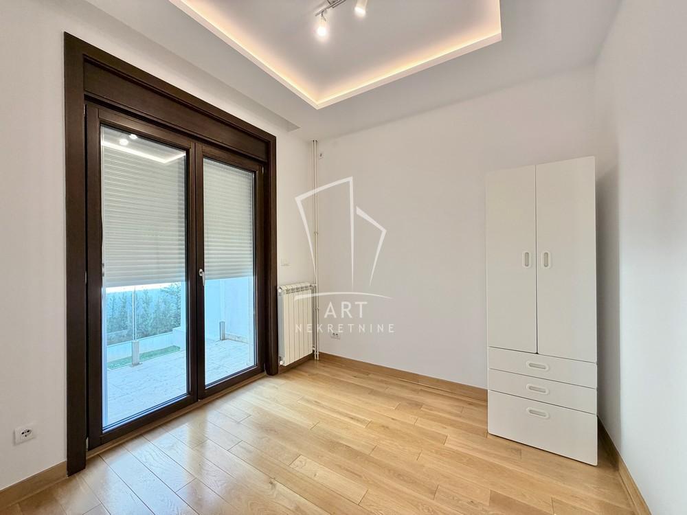 Slika 6 - Miće Orlovića,  Kuća za izdavanje, 138m2, 2.300€