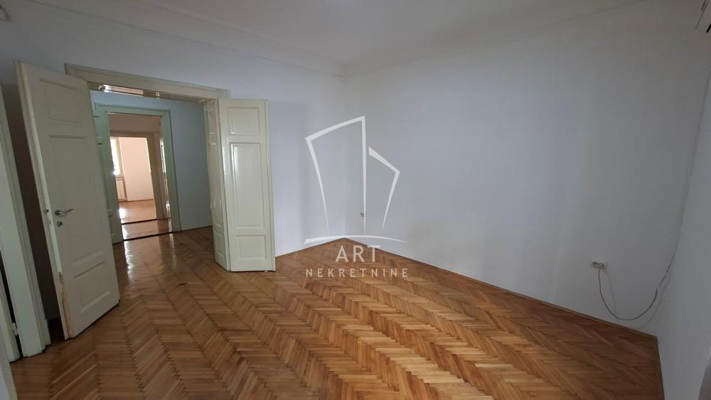 Slika 5 - Maršala Birjuzova, Trosoban stan za izdavanje, 76m2, 1.400€