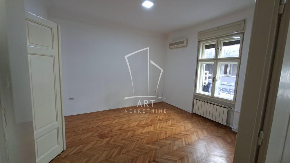 Slika 8 - Maršala Birjuzova, Trosoban stan za izdavanje, 76m2, 1.400€