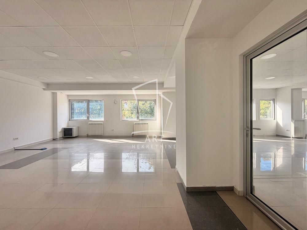 Slika 1 - Ratarski Put,  Lokal za izdavanje, 570m2, 3.420€