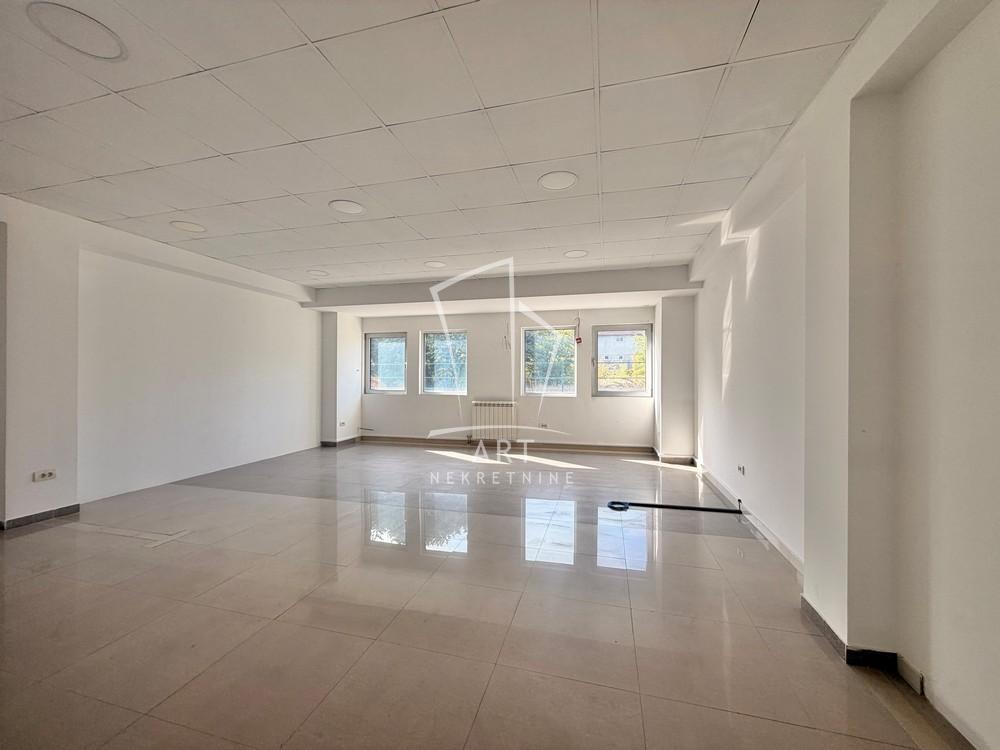 Slika 2 - Ratarski Put,  Lokal za izdavanje, 570m2, 3.420€