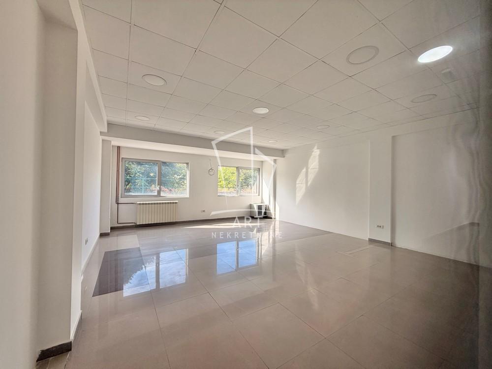 Slika 3 - Ratarski Put,  Lokal za izdavanje, 570m2, 3.420€