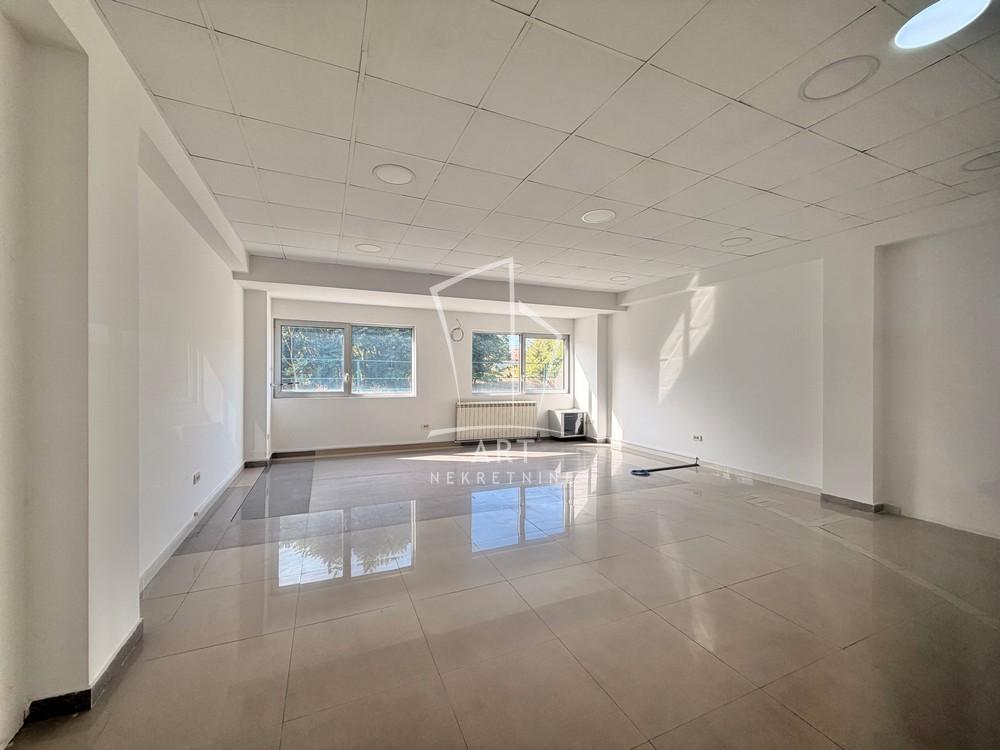 Slika 4 - Ratarski Put,  Lokal za izdavanje, 570m2, 3.420€