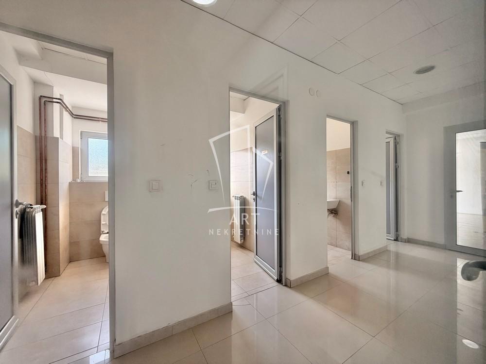 Slika 7 - Ratarski Put,  Lokal za izdavanje, 570m2, 3.420€