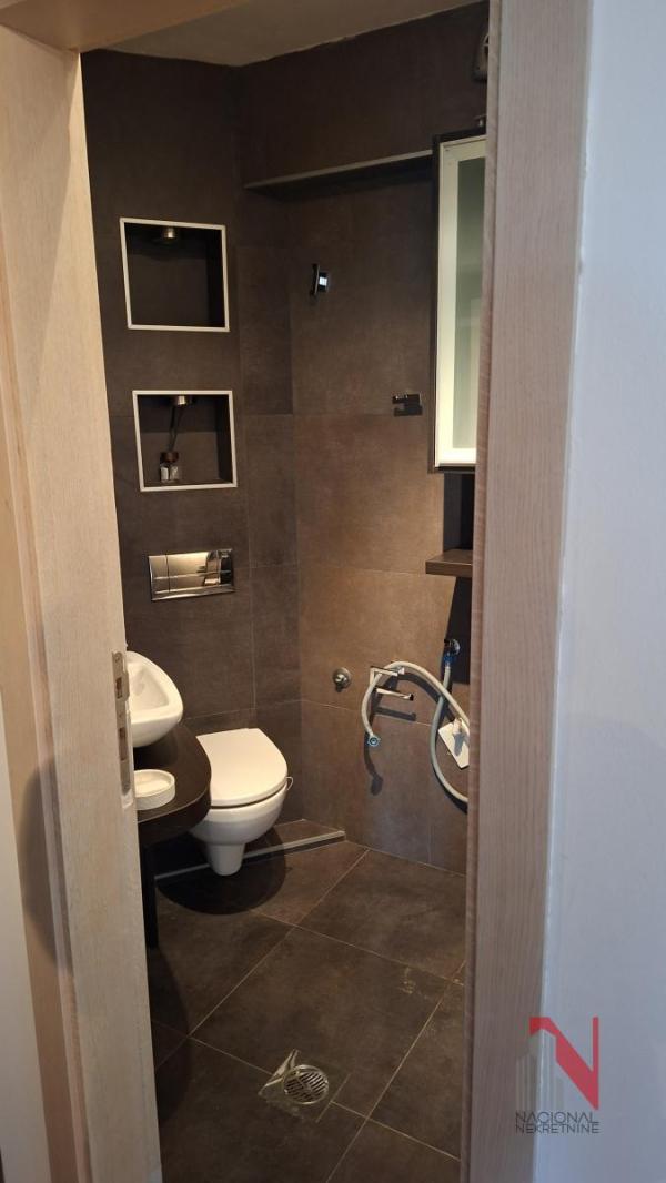 Slika 8 - MAKSIMA GORKOG, Trosoban stan za izdavanje, 80m2, 700€