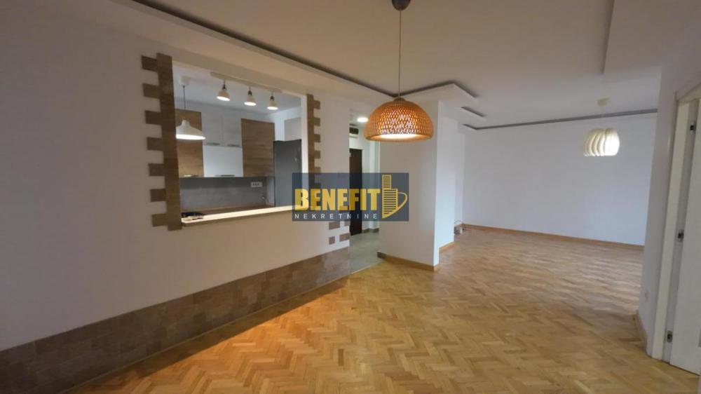 Glavna slika -Troiposoban stan za izdavanje, 96m2, 1.200€
