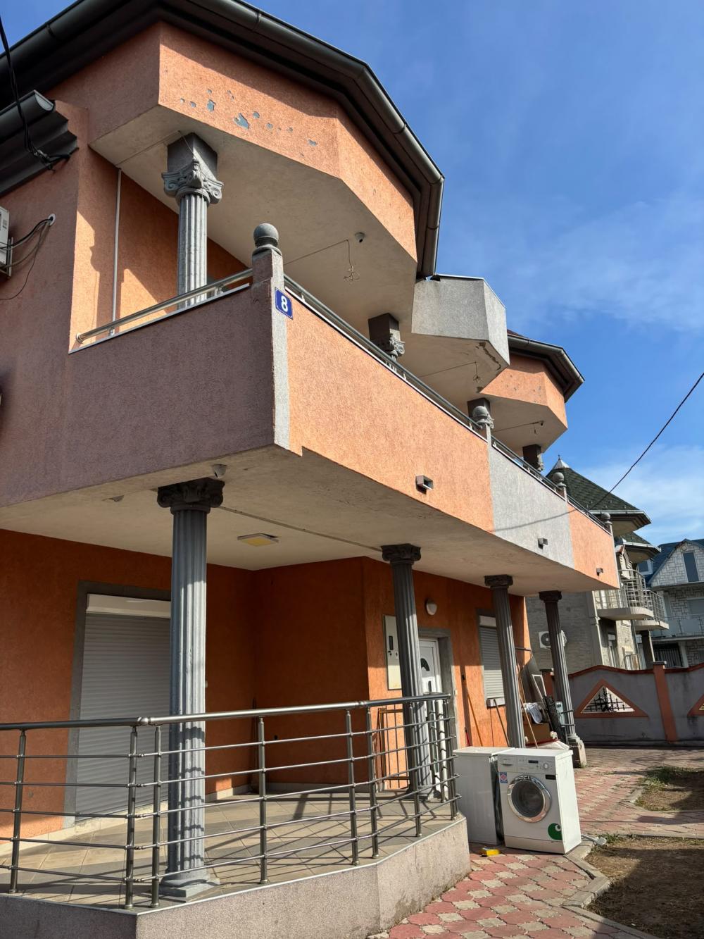 Slika 1 - Vojni put 2.,  Kuća za izdavanje, 240m2, 2.000€