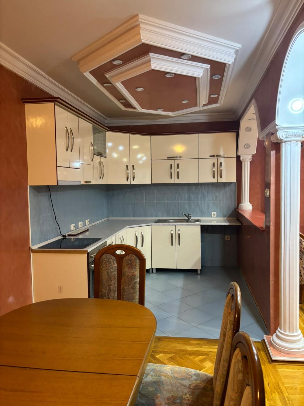 Slika 4 - Vojni put 2.,  Kuća za izdavanje, 240m2, 2.000€